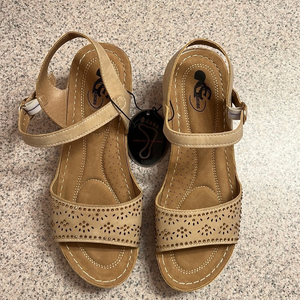 NWT CG shoes comfortable sandals with rhinestones design